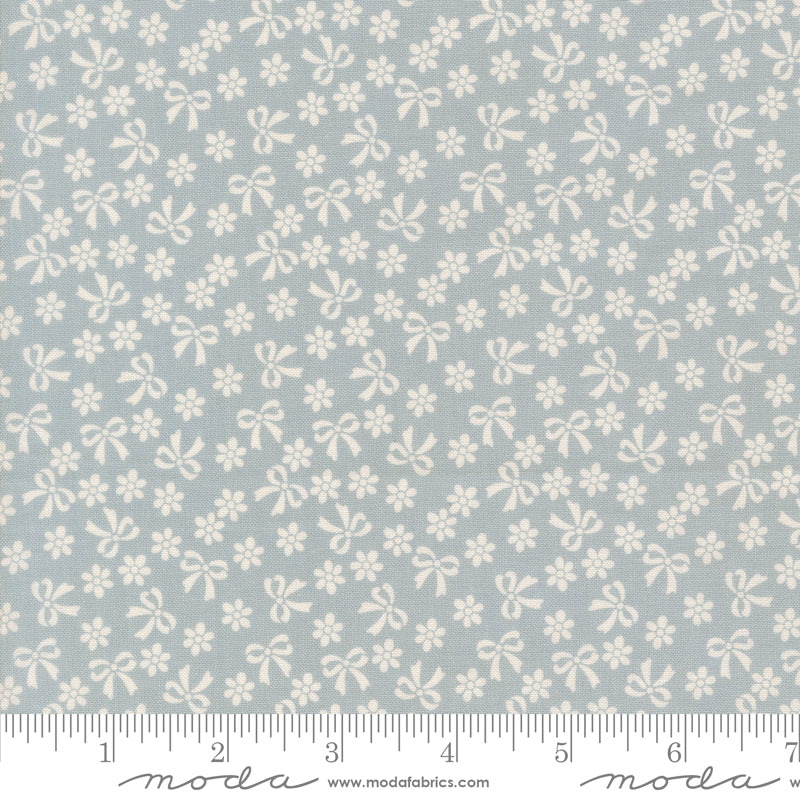 PREORDER || Handmade Sweetness - Bows Daisies Small Floral Powder Blue
