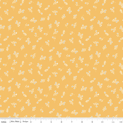 PREORDER || Lil' Farm Friends - Fat Quarter Bundle (18)